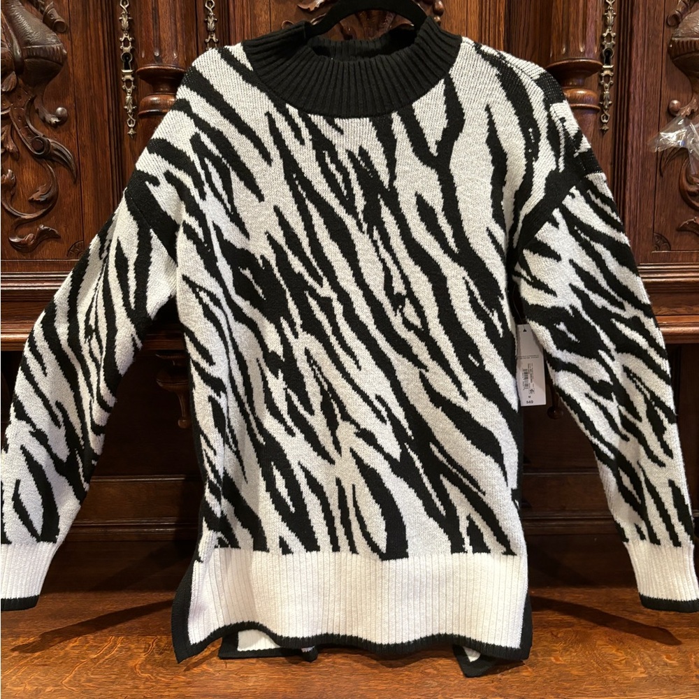 NWT- LIZ CLAIBORNE ANIMAL PRINT